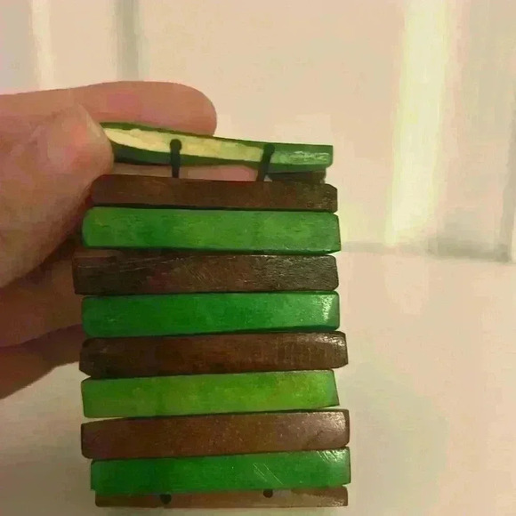 🐳 Green and Brown Wooden Striped Stretch Bracelet - Picture 11 of 15